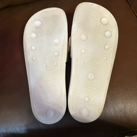 Moschino Multicolor Logo Slides - Picture 10 of 13